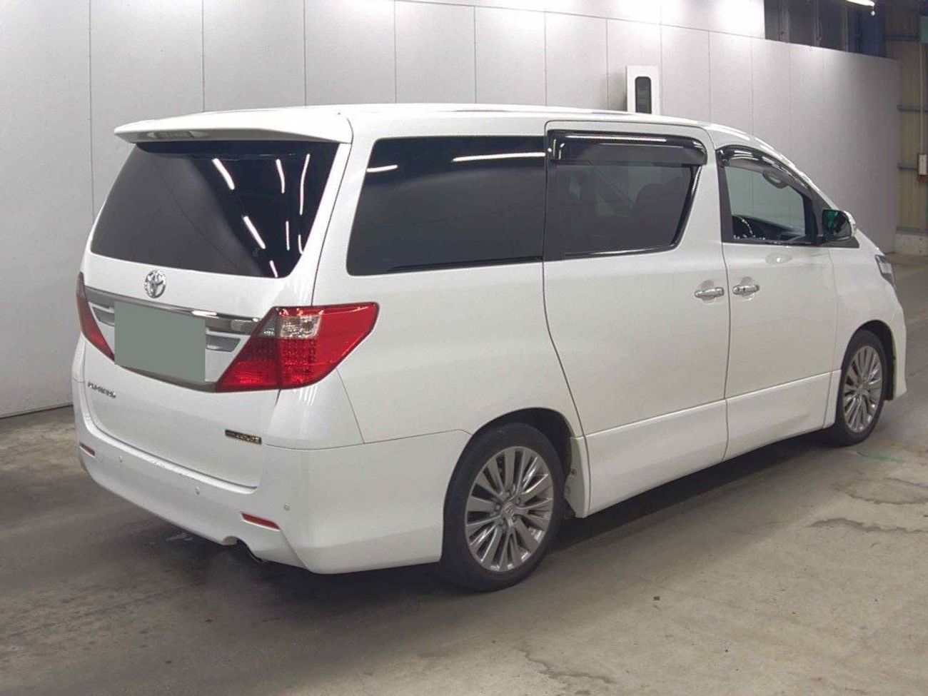 تويوتا ألفارد 2.4L V4 PETROL / DVD / PARKING SENSOR / 2014/240S TYPE GOLD2/ANH20W