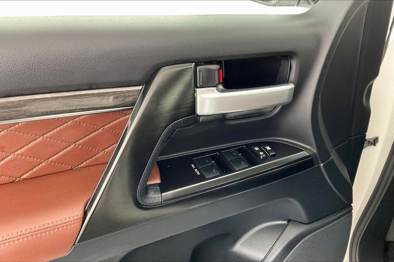 Toyota Land Cruiser GXR GT