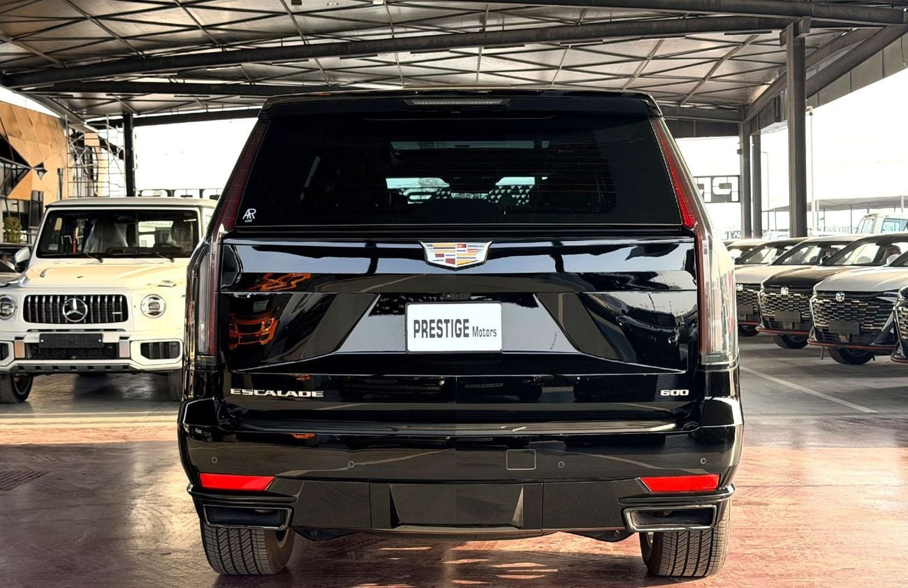 Cadillac Escalade SPORT PLATINUM Guarantee and service contract from al Ghandi till 2029