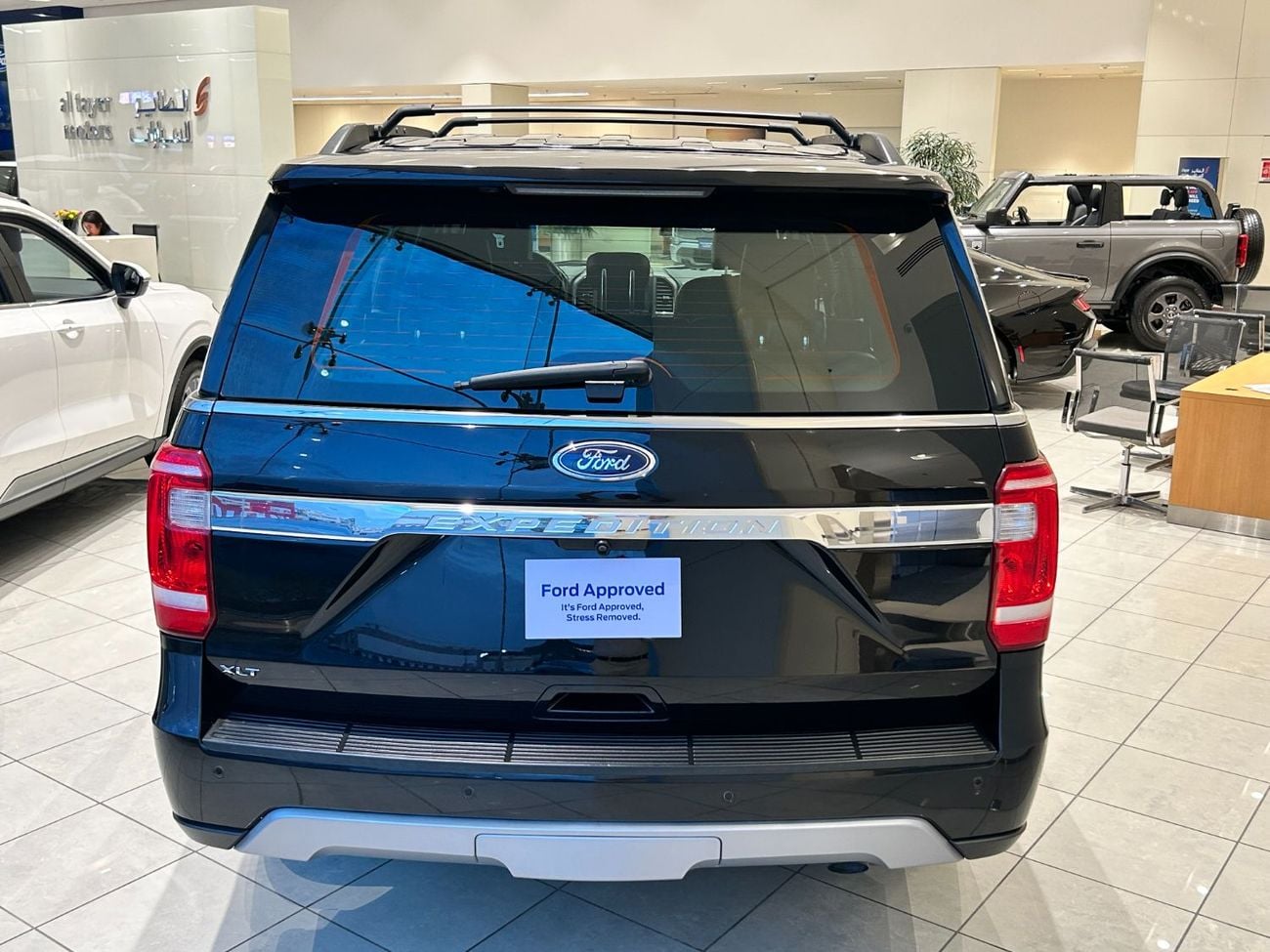 Ford Expedition XT221 / FREE Insurance + Registration / AL TAYER MOTORS / AL QOUZ SHOWROOM