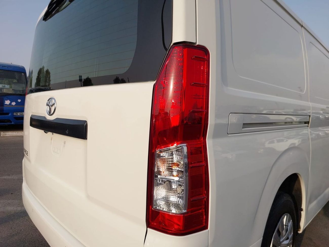 Toyota Hiace TOYOTA HIACE VAN RHD 2021 MODEL 2.8 L DIESEL AUTOMATIC(PM22720)