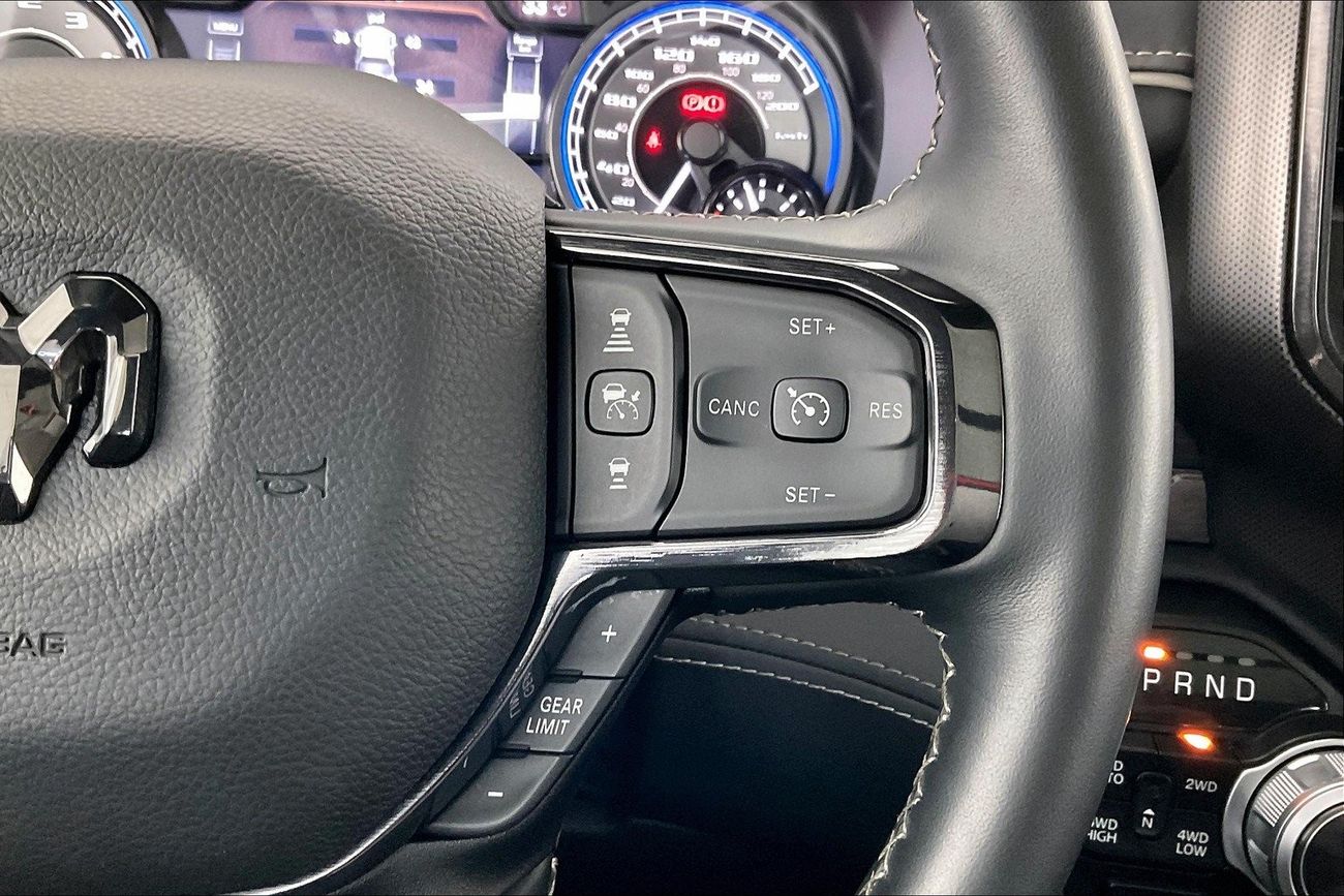 Mitsubishi Pajero Signature Edition| 1 year free warranty | Exclusive Eid offer