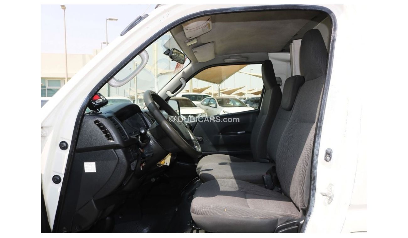 Toyota Hiace 2015 - CHILLER VAN WITH GCC SPECS ((EXCELLENT CONDITION))
