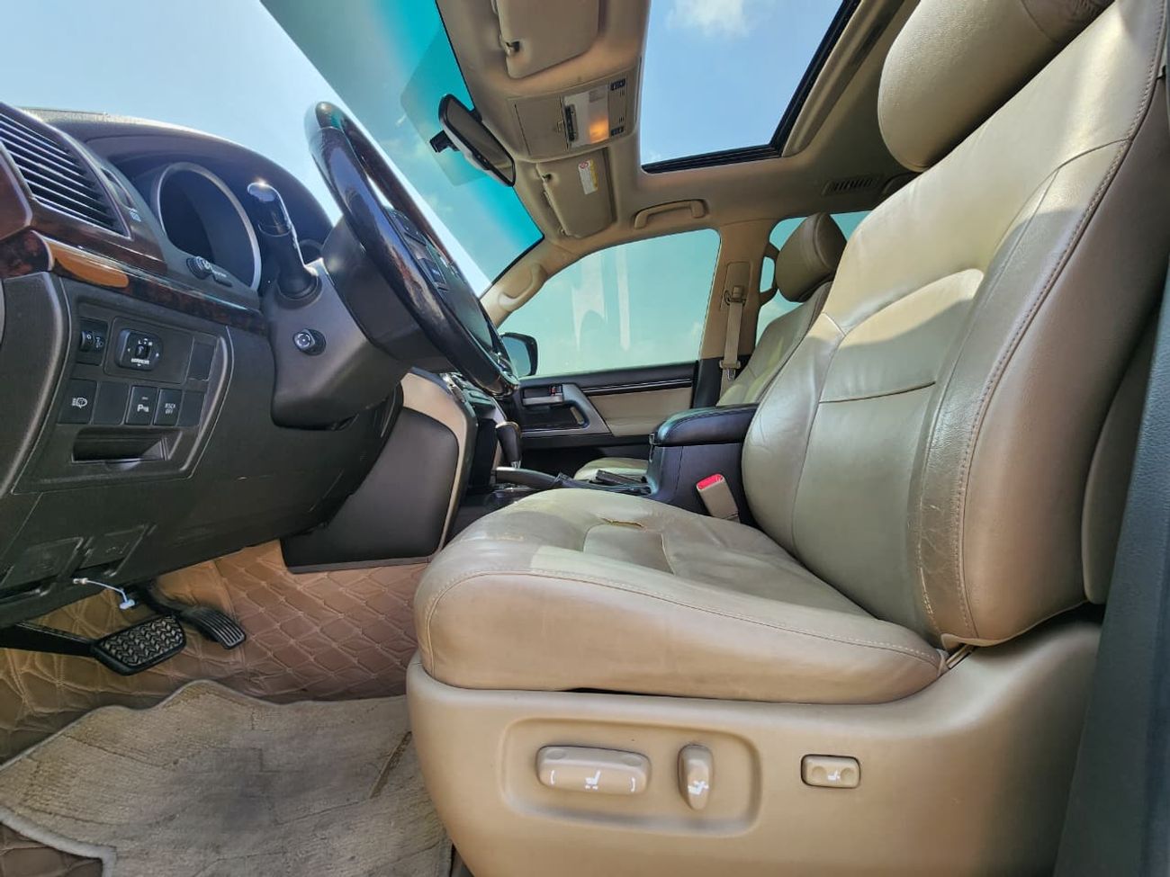 Toyota Land Cruiser VXR V8