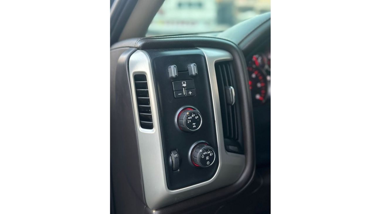 جي أم سي سييرا 1500 دينالي