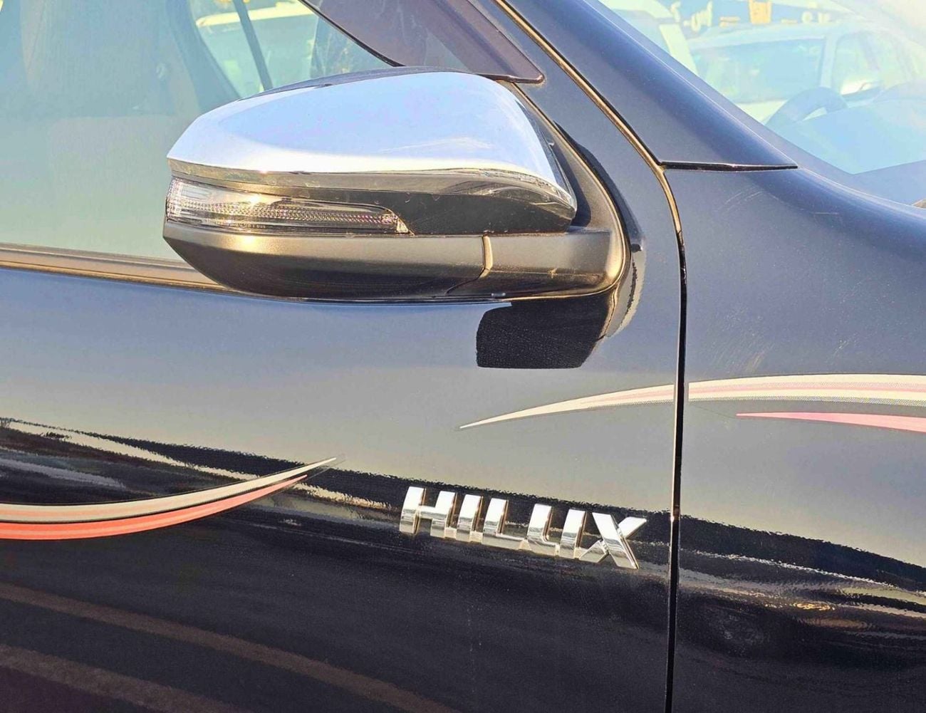 تويوتا هيلوكس SGLX NARROW BODY / 2.7L PETROL V4 A/T / REAL CAMERA WITH CHROME BUMPERS / (CODE # HP2F2)
