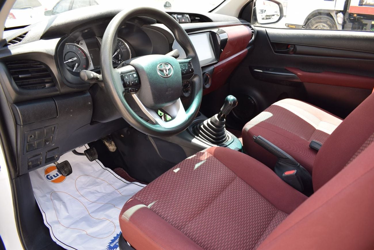 تويوتا هيلوكس GLX 2.7L Single Cab Utility 4WD M/T