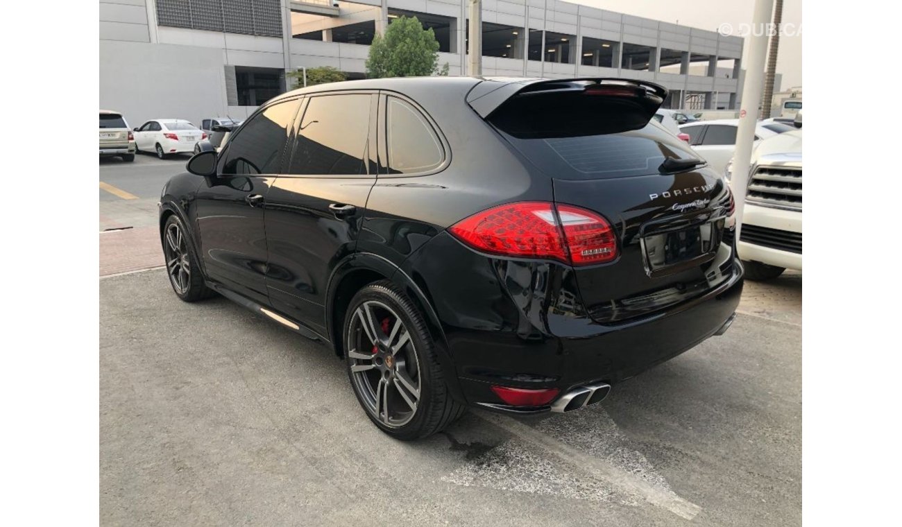 Porsche Cayenne agency checks