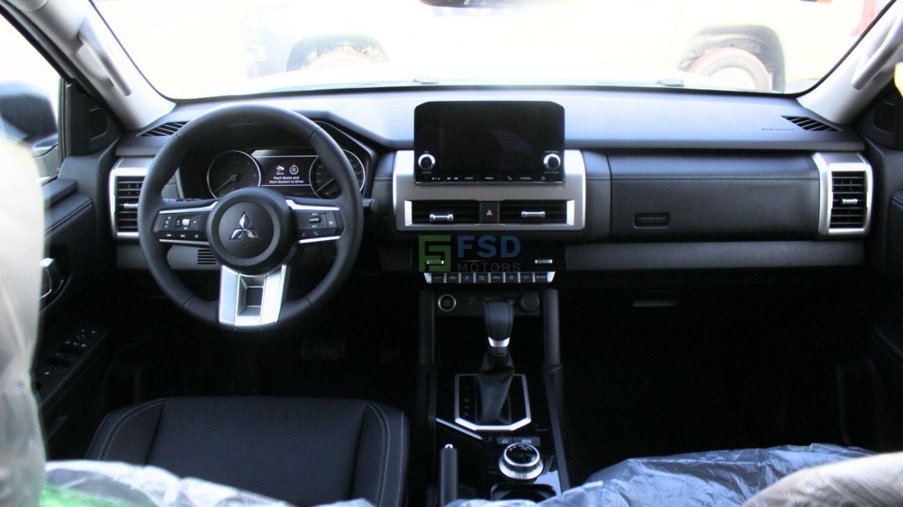 Mitsubishi L200 Mitsubishi L-200 Sportero 2.4L Diesel DCABIN 4WD 6AT Chrome Edition MY-2025