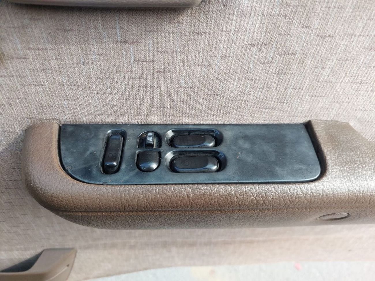 نيسان كارافان (RAMADAN OFFER) NISSAN CARAVAN VAN RHD 1996 MODEL 2.7 L DIESEL AUTOMATIC(PM63936)