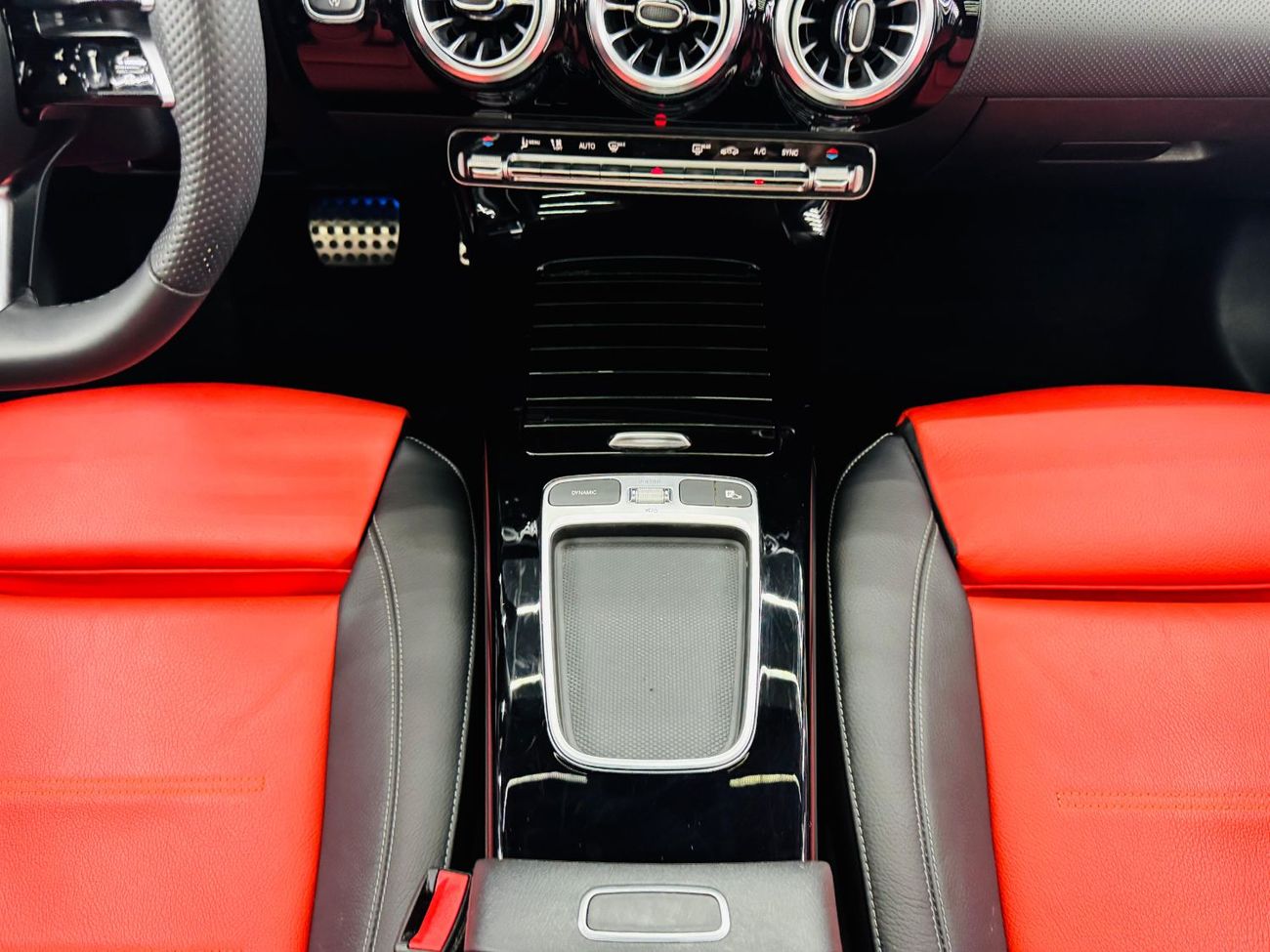 مرسيدس بنز A 200 AMG 2025 Mercedes Benz A200 AMG, Mercedes Warranty, Very Low Kms, Excellent Condition, GCC