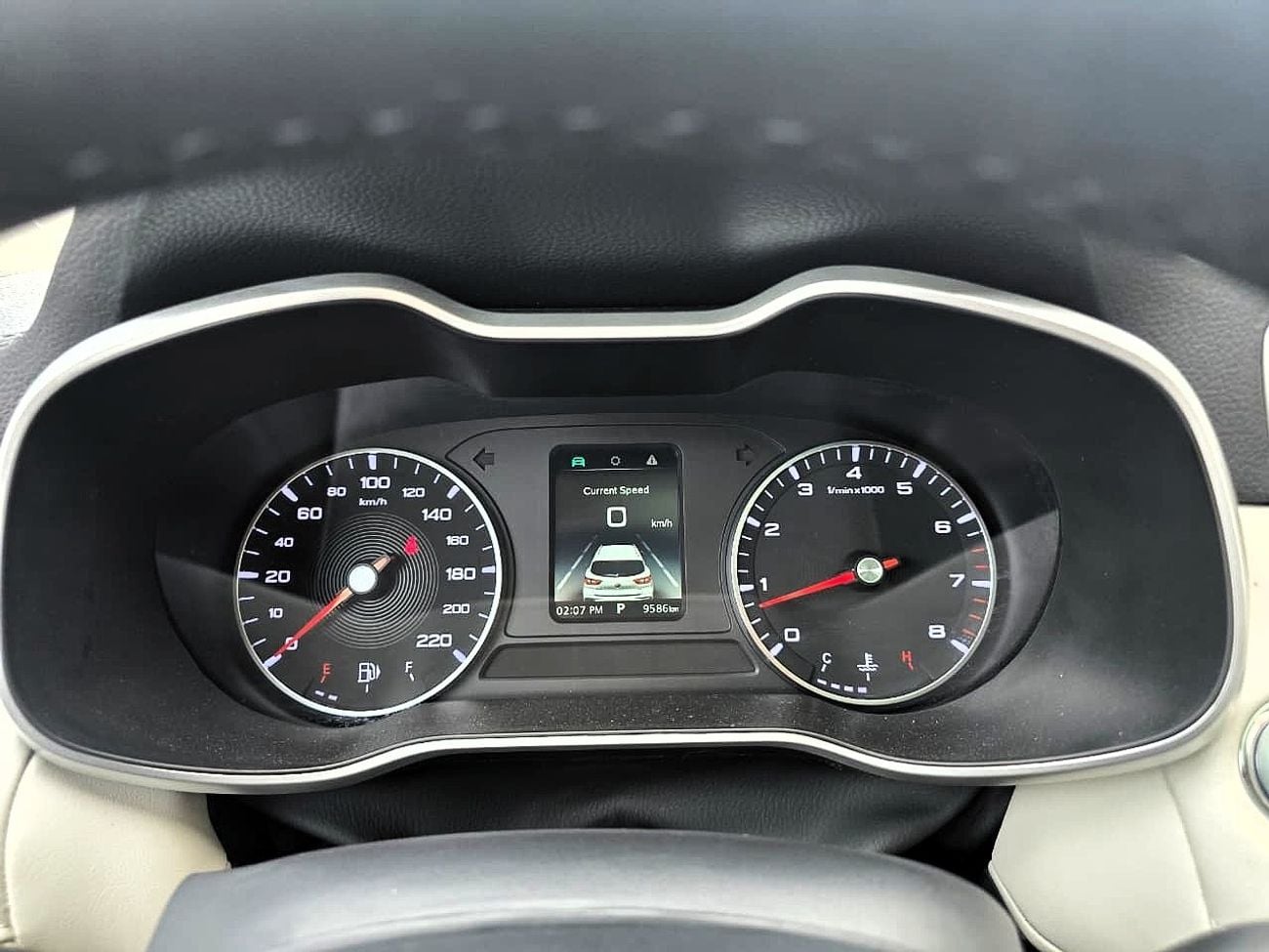 أم جي ZS LUXURY  1.5L A/T SUV  FWD  GCC