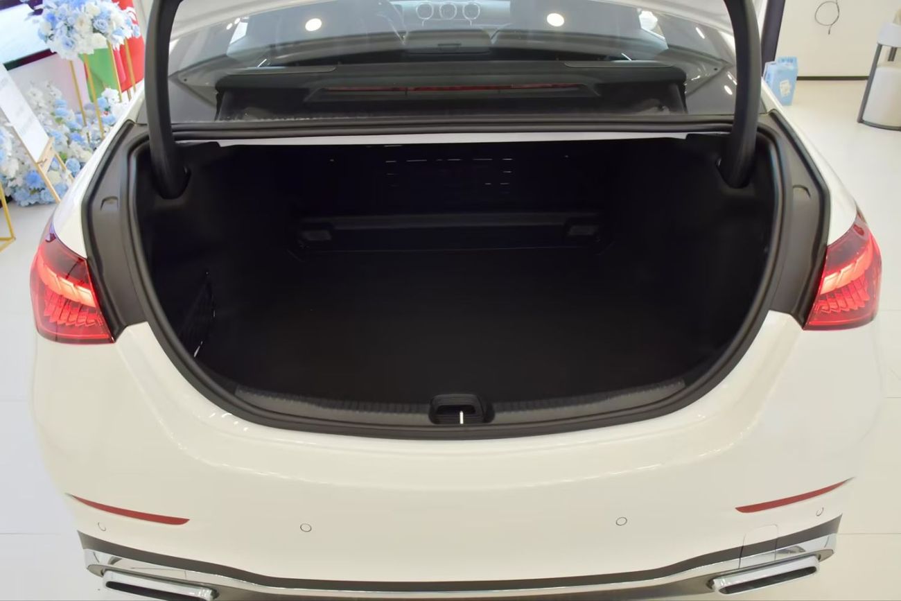 Mercedes-Benz 260 c260L