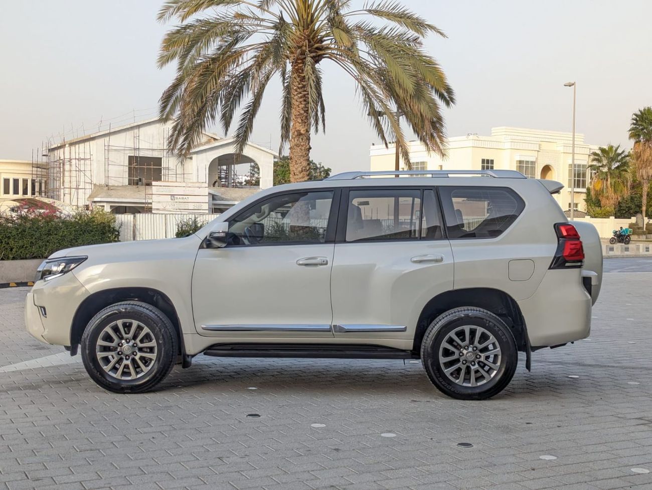 تويوتا برادو Toyota Prado 2018 gxr white colour LHD automatic gear