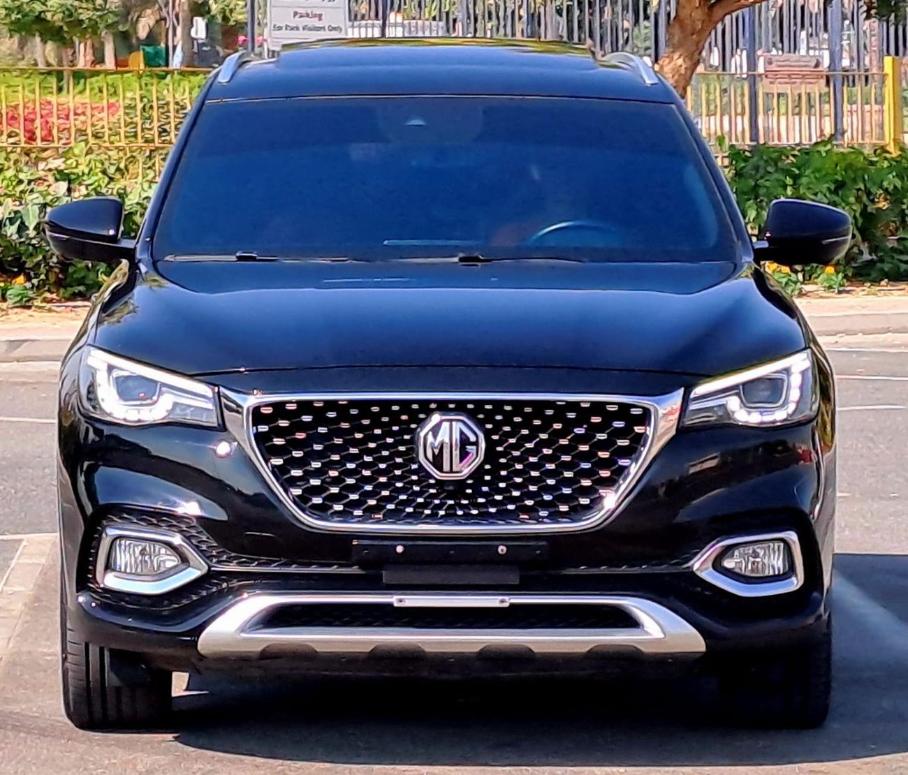 MG HS Luxury 2.0L 780-Monthly l GCC l Panoramic, Cruise, Leather l Accident Free