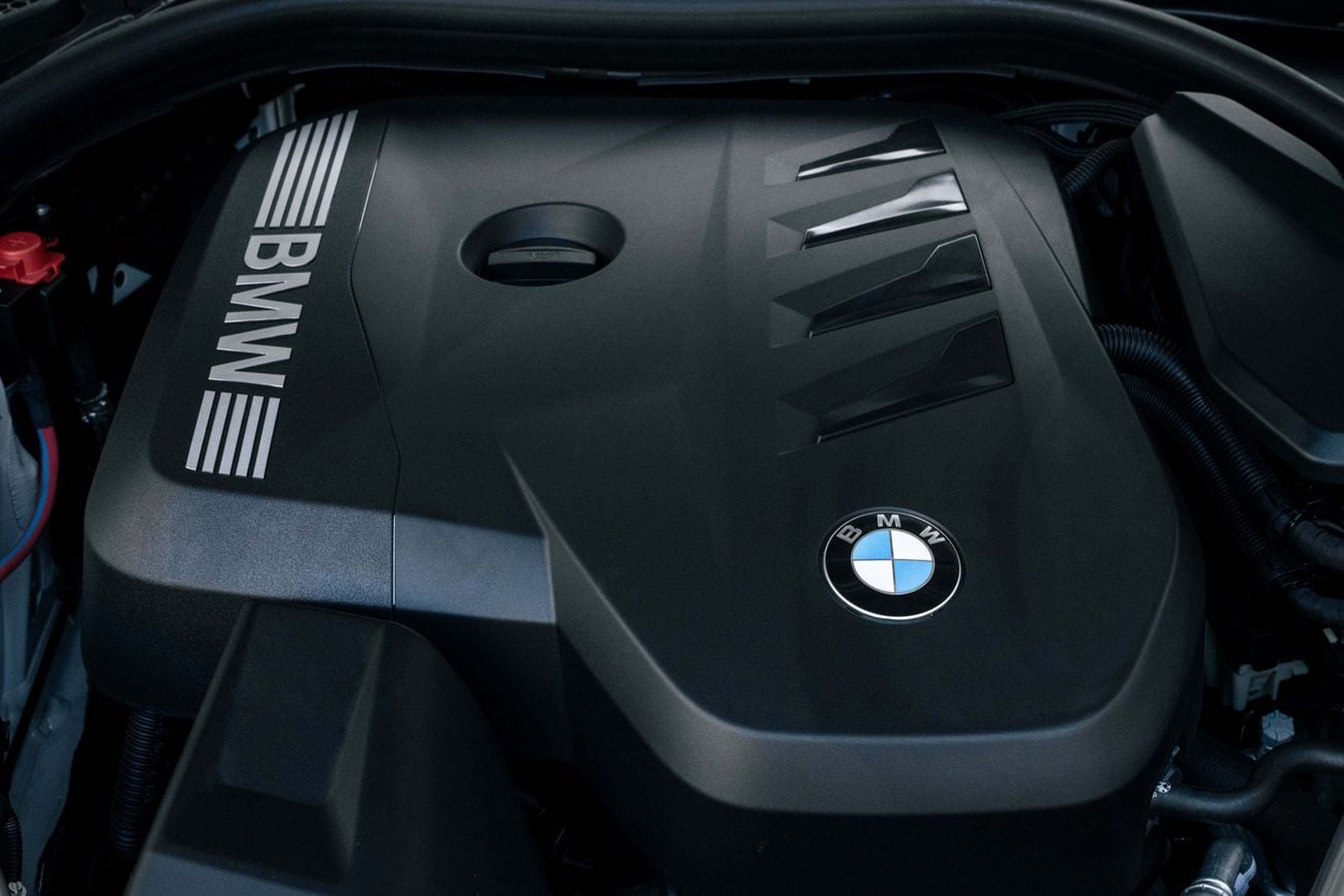 BMW 520i 520i M-Kit | 5,484 P.M | 0% Downpayment | BMW Warranty + 8 Years Service Contract!