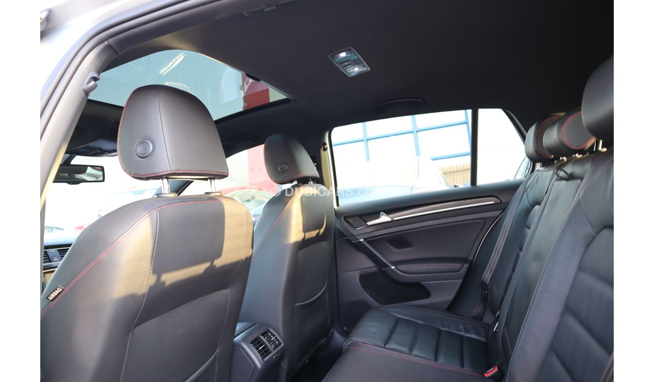فولكس واجن جولف Volkswagen Golf GTI GCC V4 - Fully Loaded - Perfect Condition