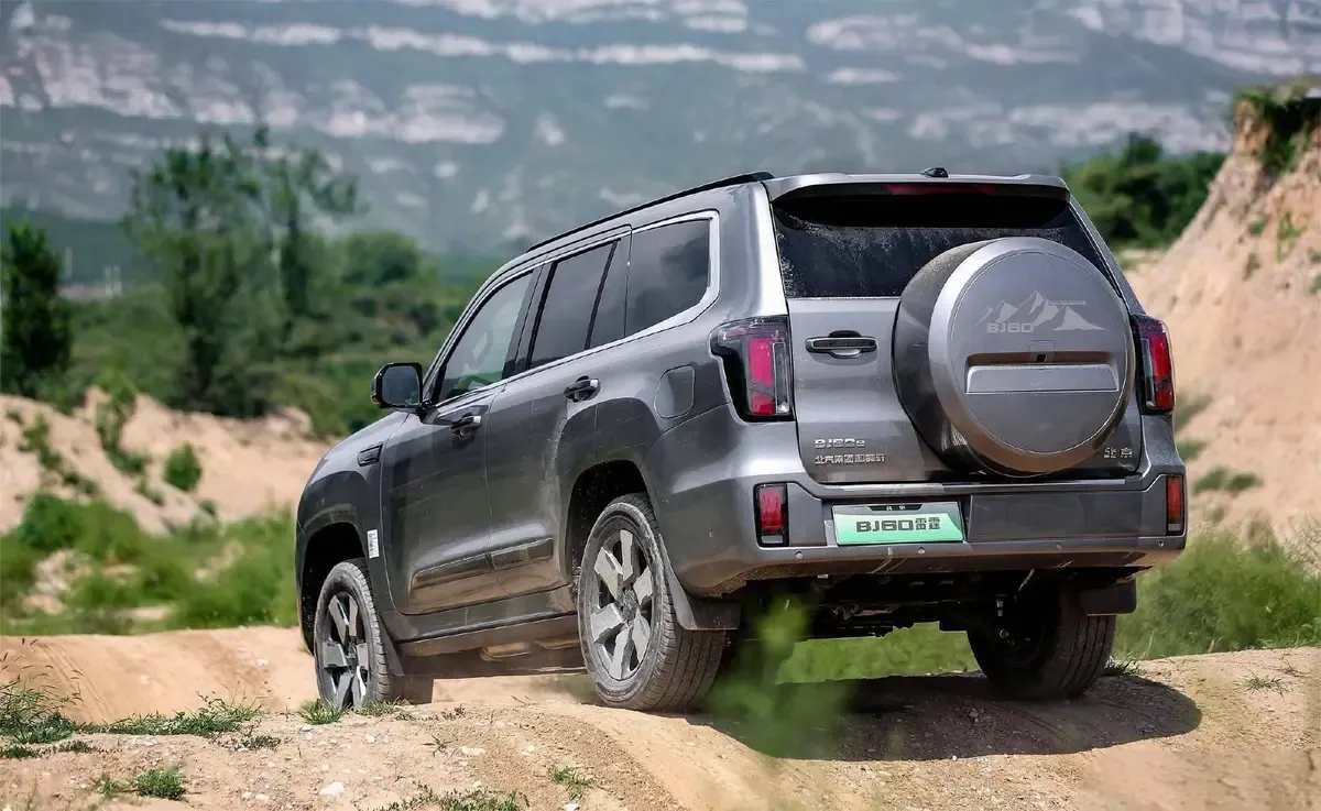 بايك BJ60 exterior - Rear Left Angled