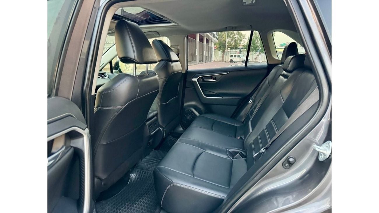 تويوتا راف ٤ 2019 LIMITED AWD SUNROOF UAE PASS