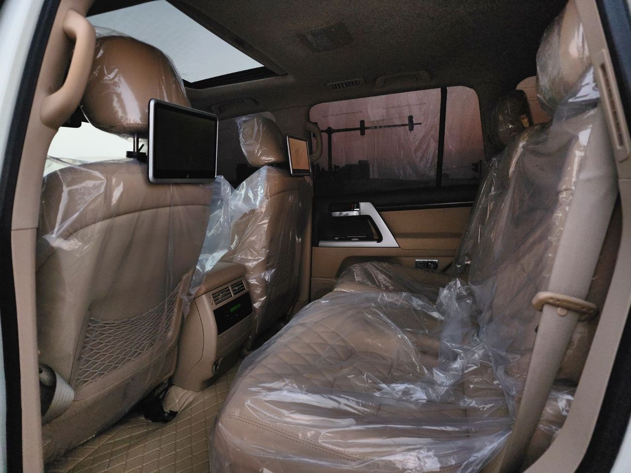 Toyota Land Cruiser VX.R V8  5.7  upgrade 2024