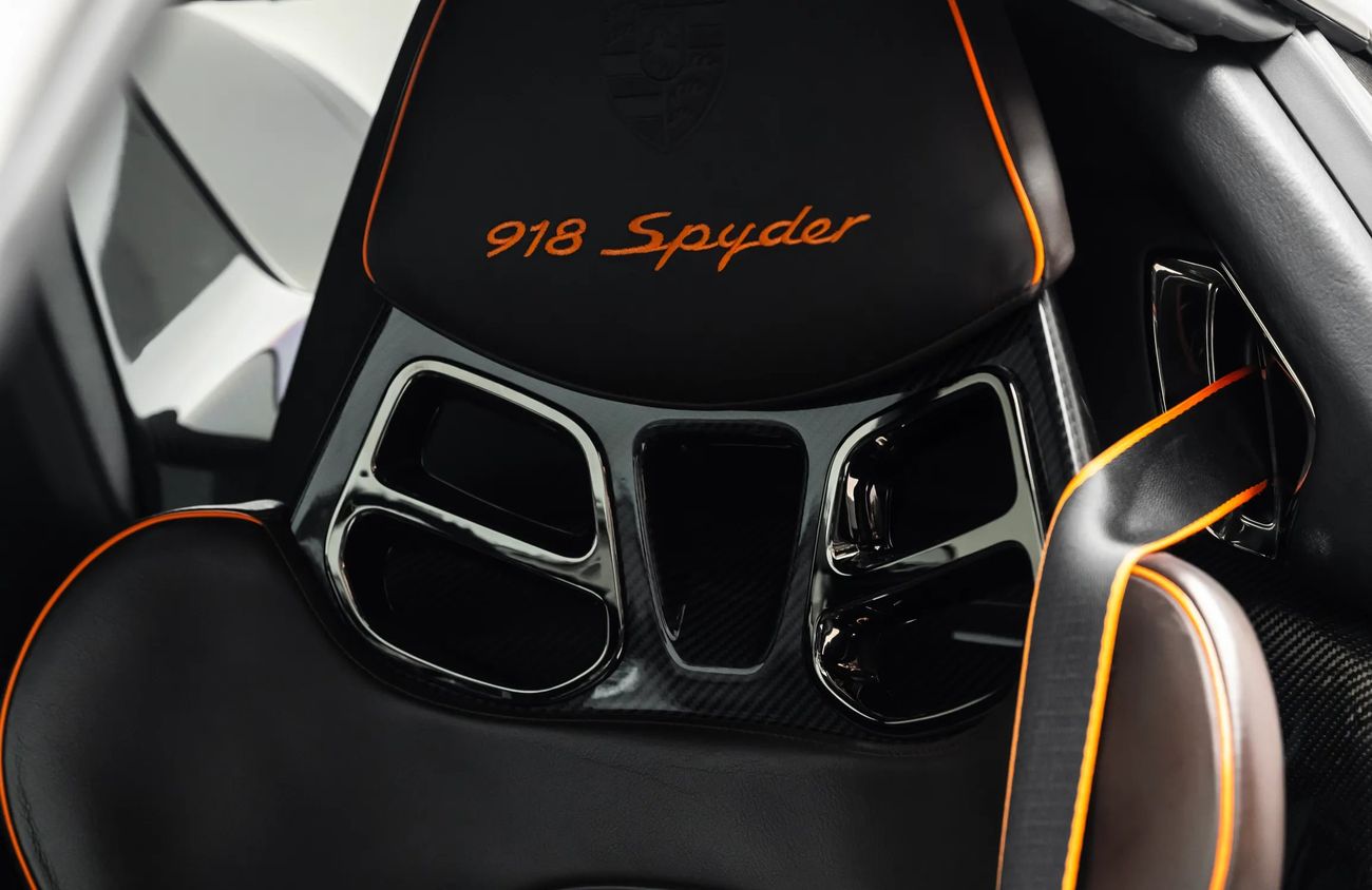 بورش 918 سبايدر 4.6L V8 N/A Engine + eMotor