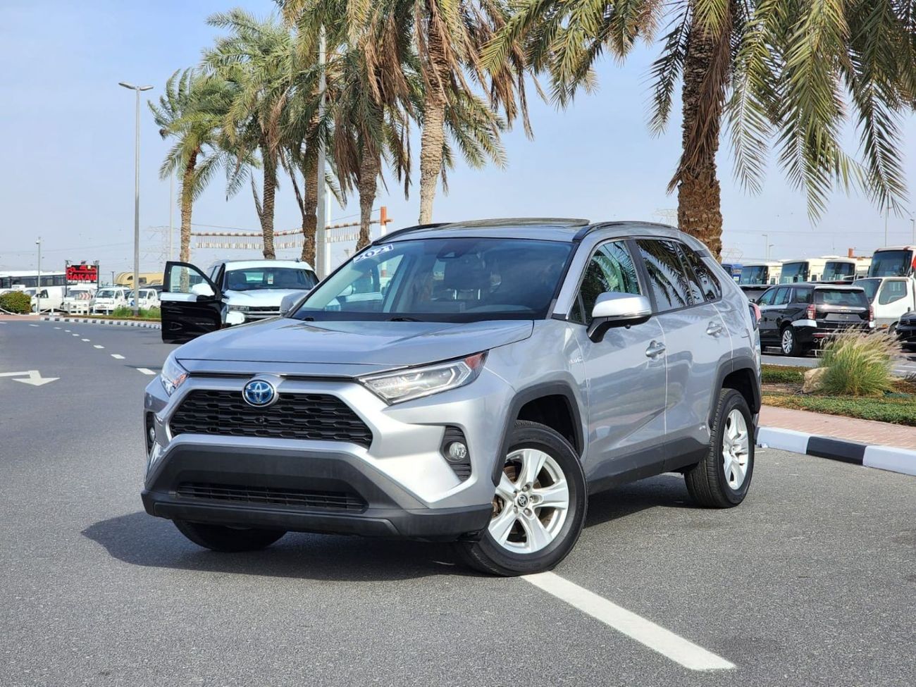 Used Toyota RAV4 RAV4 XLE HYBRID 2021 FULL OPTION 2021 for sale in ...