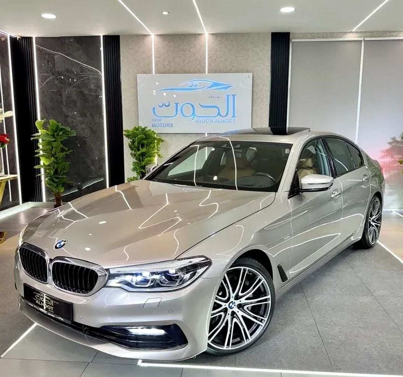 BMW 530i M Sport 2.0L LOVELY BMW 530i SPORT LINE || GCC || F.S.H at BMW || TOP RANGE || ACCIDENTS FREE
