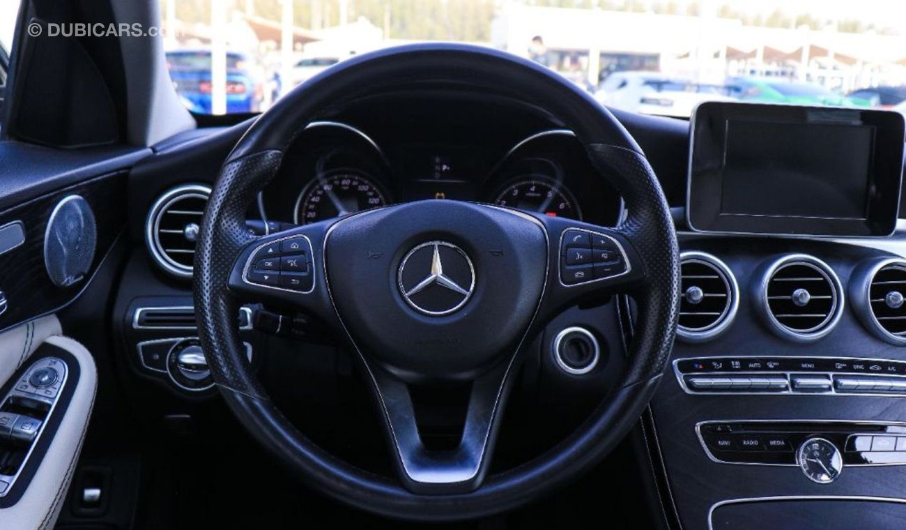 مرسيدس بنز C 300 Monthly 1600/C300/4MATIC/ORIGINAL AIRBAGS/LOW KM/PERFECT INSIDE AND OUTSIDE CONDITION/100% FINANCE