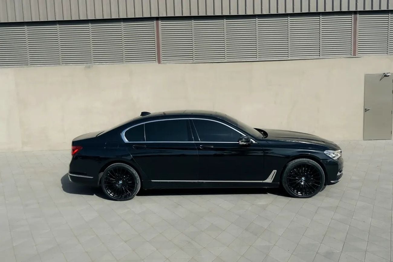 بي أم دبليو 750Li 750Li xDrive GCC Specs - Pristine Condition