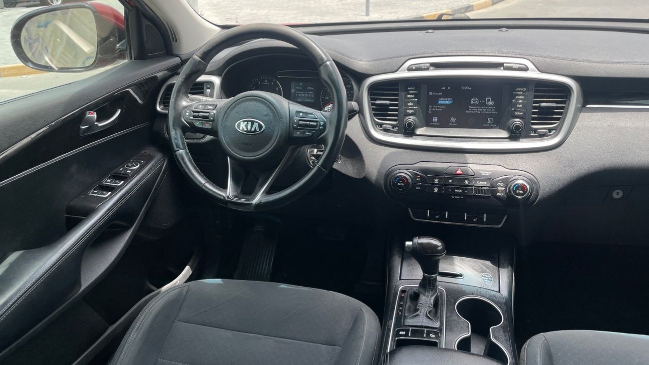 Kia Sorento Base 2.4L FWD