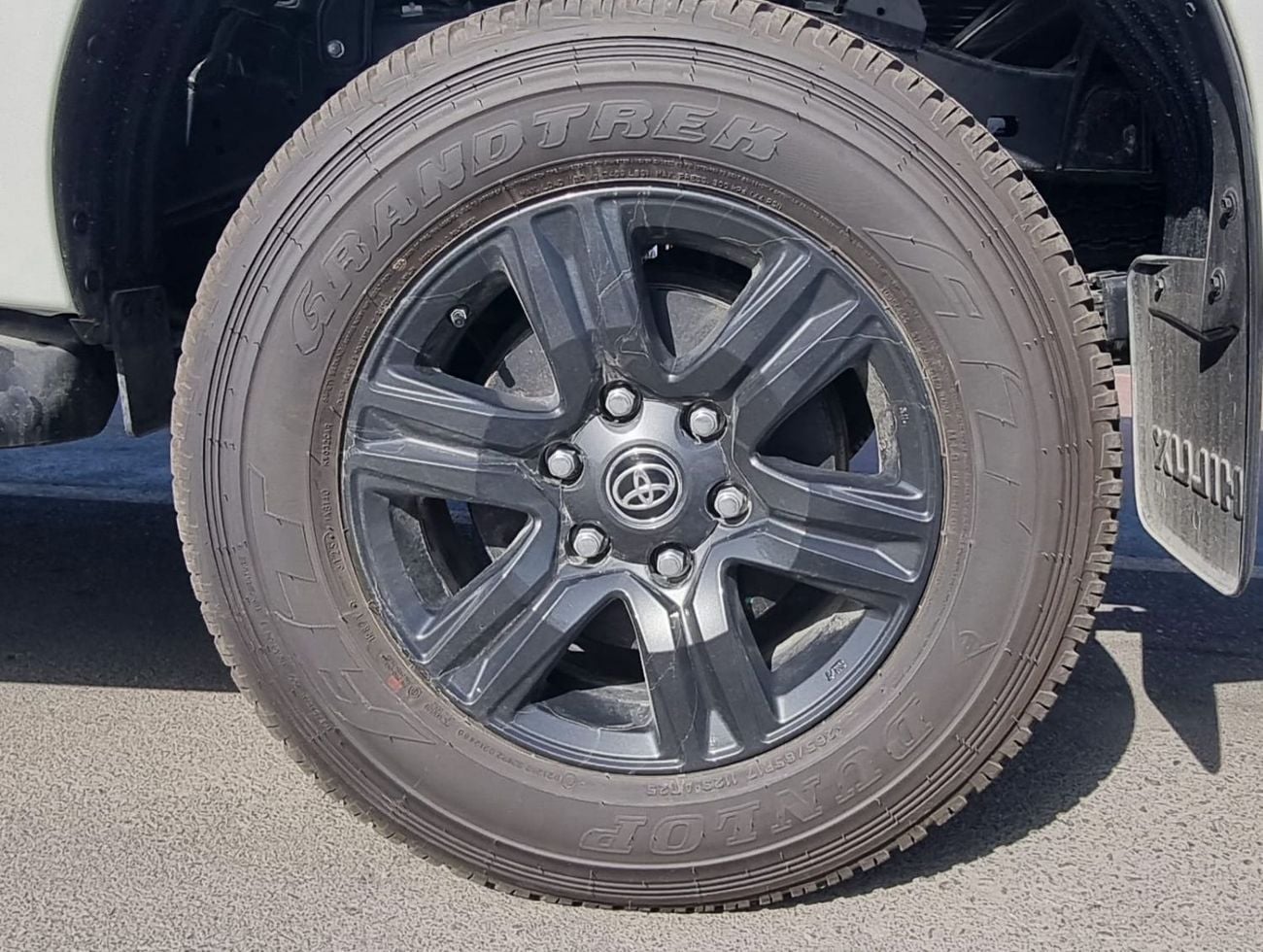 تويوتا هيلوكس SGLX TOYOTA HILUX 2.4L DIESEL DOUBLE CABIN 4X4 FULL OPTION MY 2025