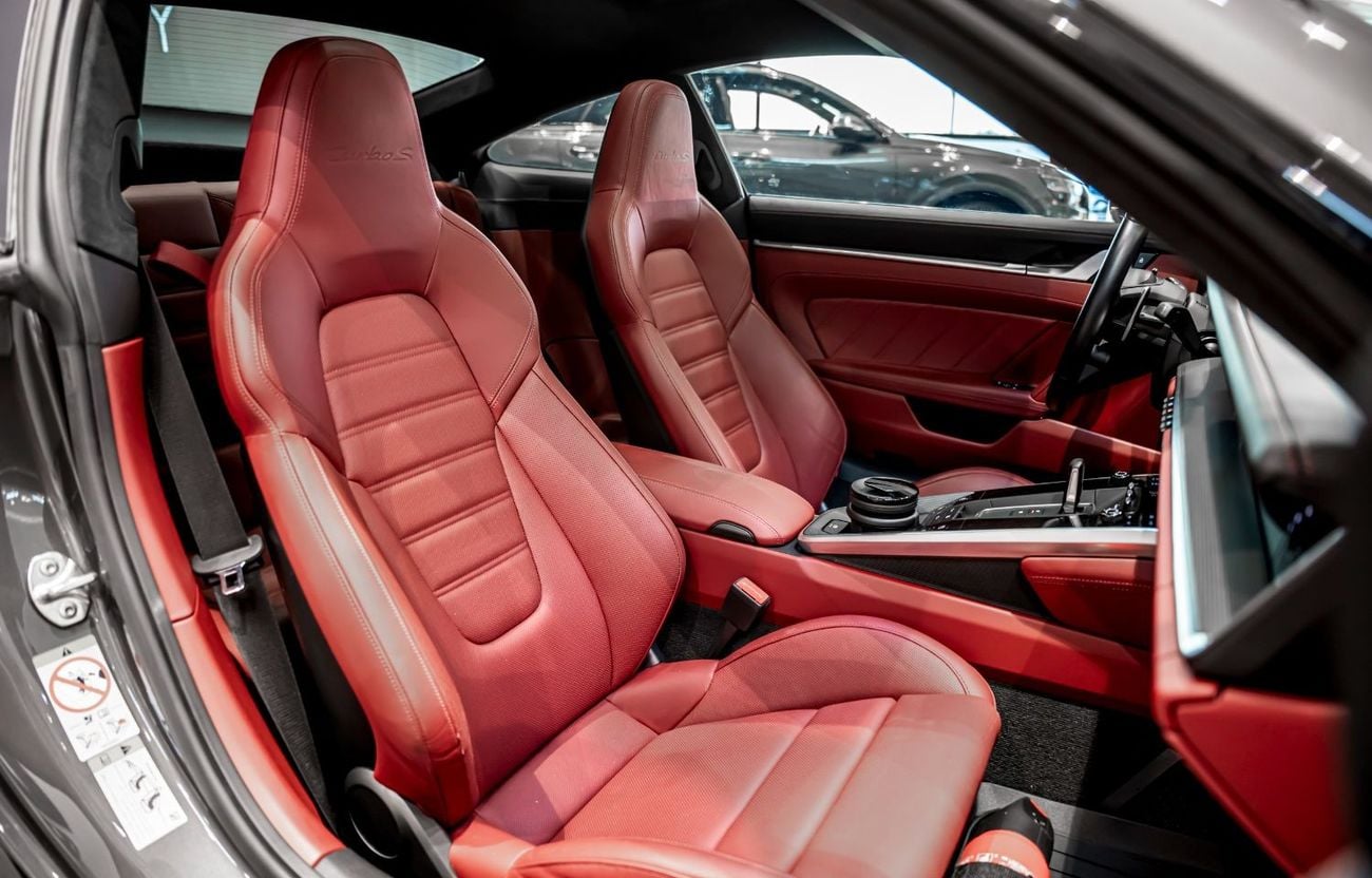 Porsche 911 Turbo S 3.8L (645 HP) Coupe