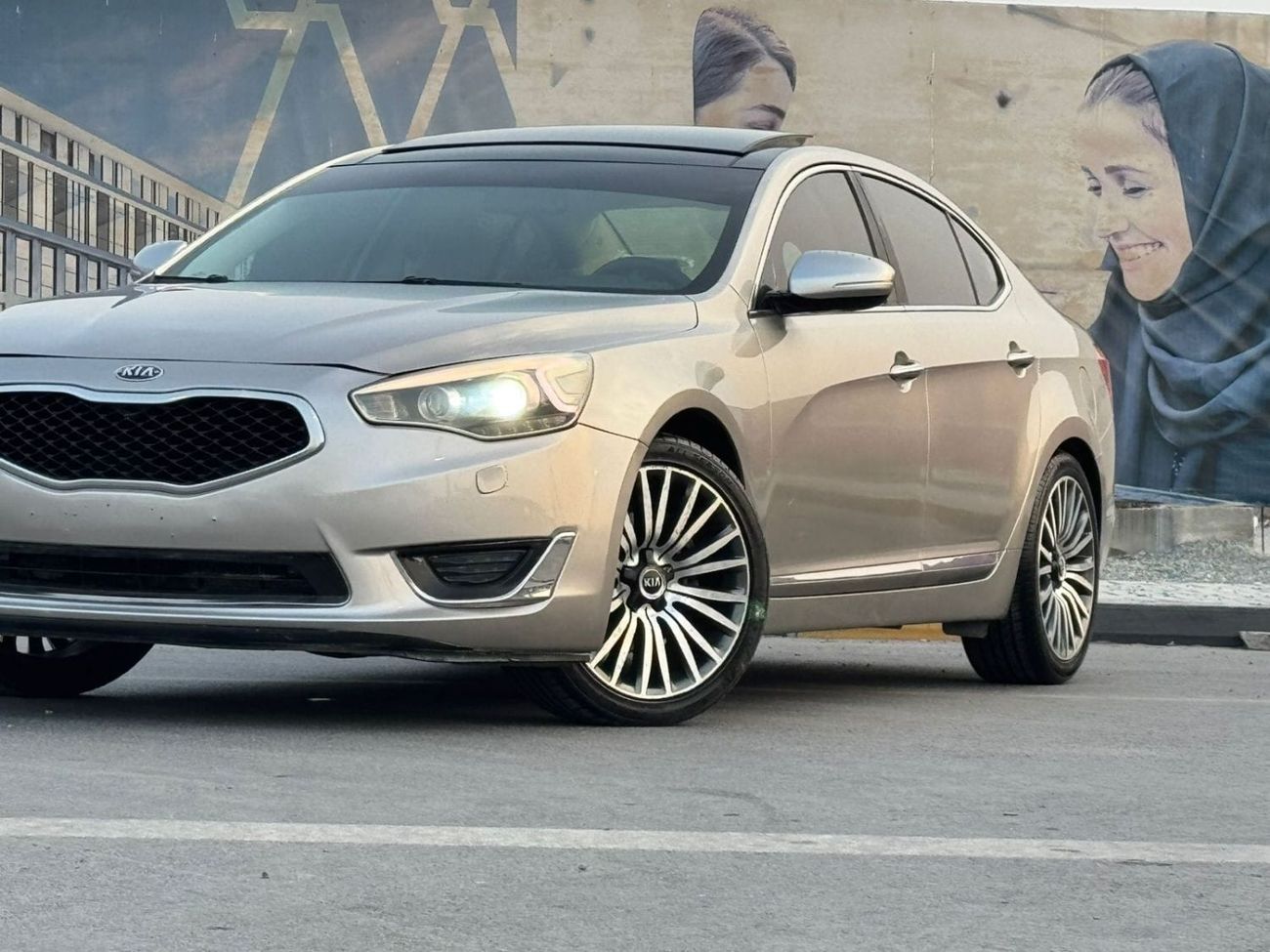 Kia Cadenza Gulf, fully loaded, panoramic, number one