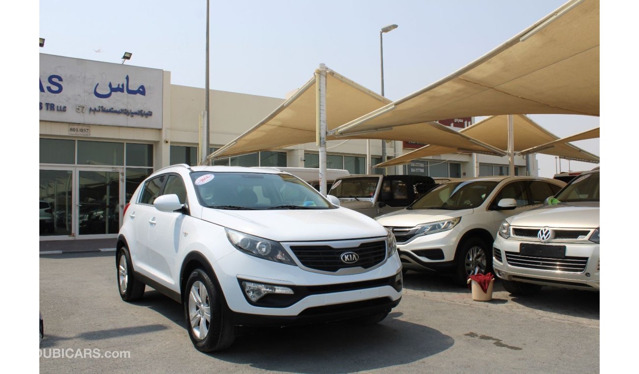 Kia Sportage EX ACCIDENTS FREE - GCC- CAR IS IN PERFECT CONDITION INSIDE OUT