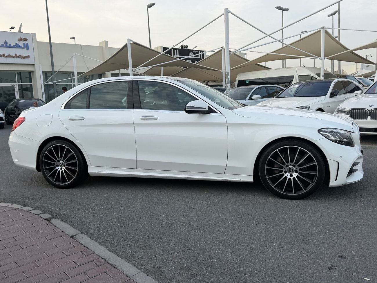 مرسيدس بنز C 200 AMG