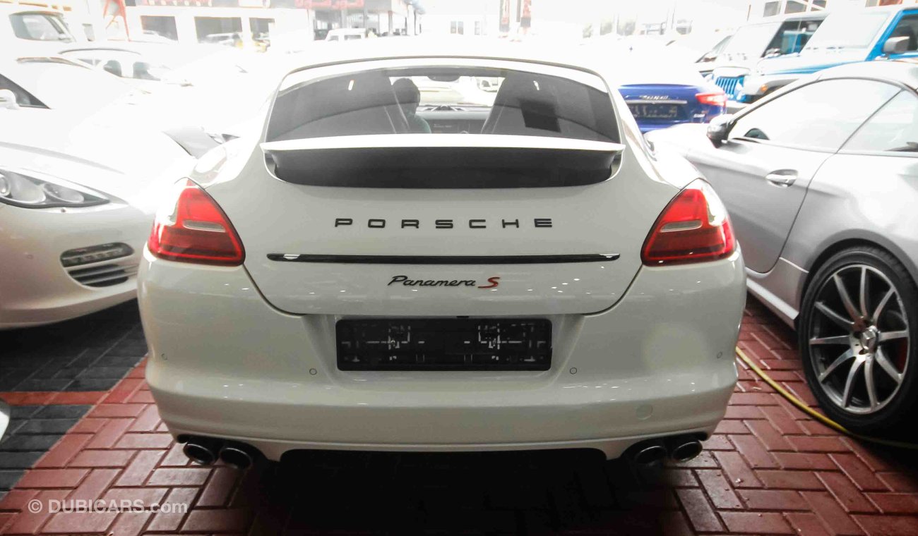 Porsche Panamera 4 With Panamera S Badge