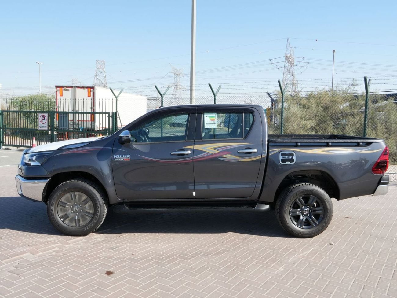 تويوتا هيلوكس 2026 TOYOTA HILUX SR 5 D/CAB 2.8L P/UP 4X4 DIESEL A/T FULL GCC BRAND NEW 0KM