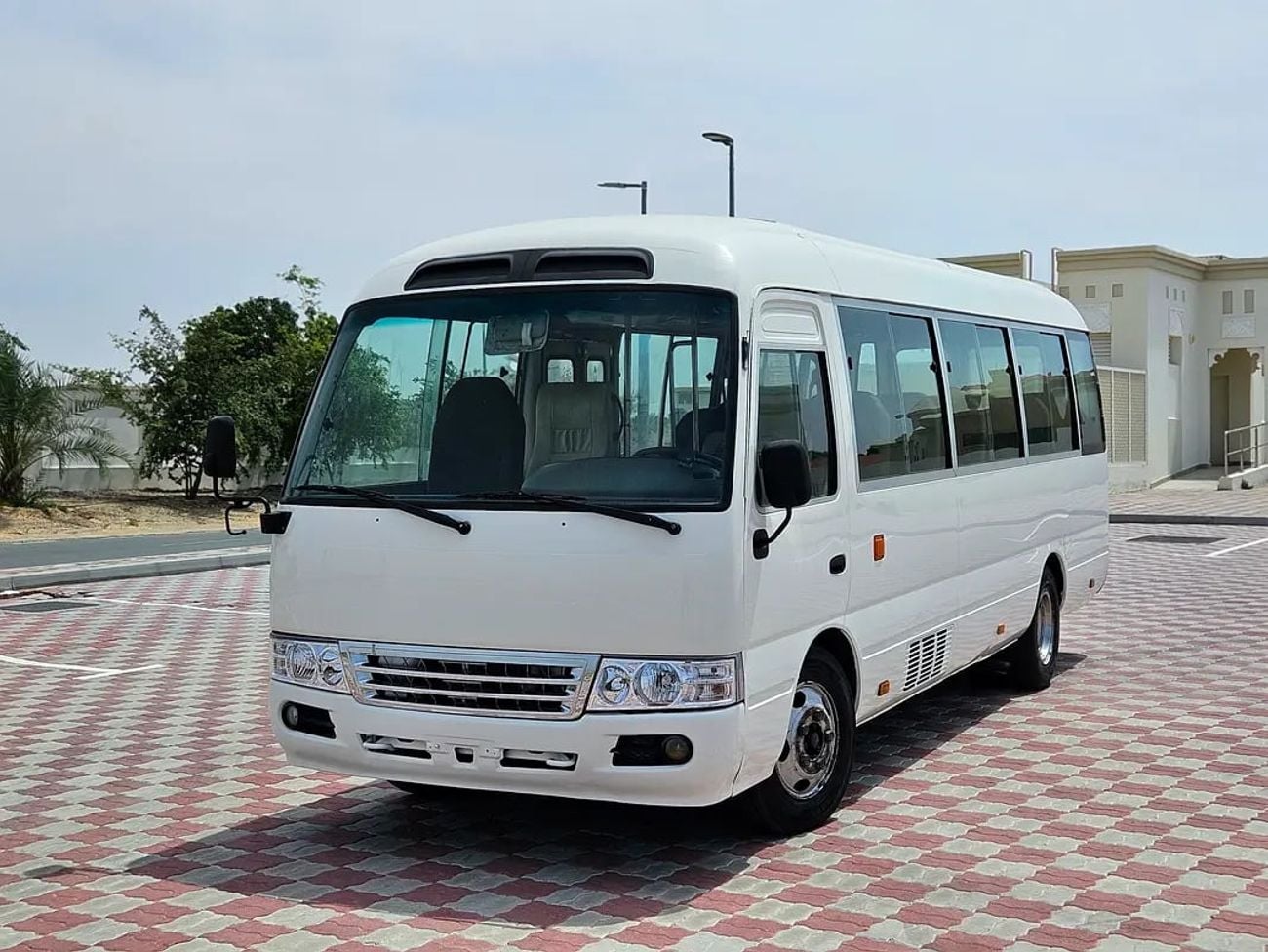 تويوتا كوستر Fresh Japan Import Immaculate Condition 30 Seater Diesel With Low KM