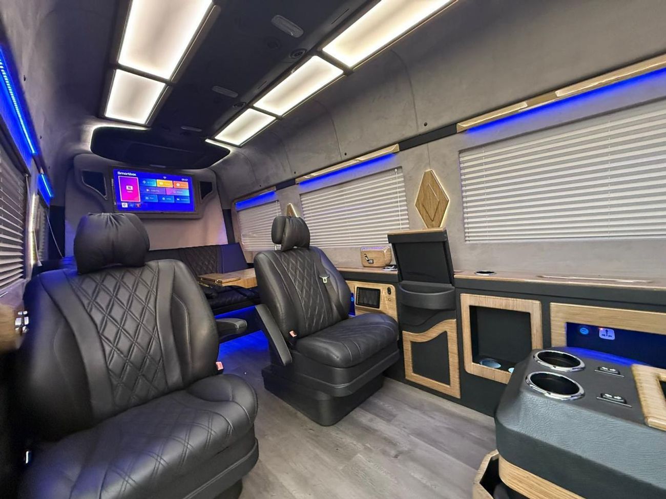 Mercedes-Benz Sprinter MERCEDES BENZ SPRINTER VIP 2020 SPECIAL DESIGN FULL SERVICE HISTORY