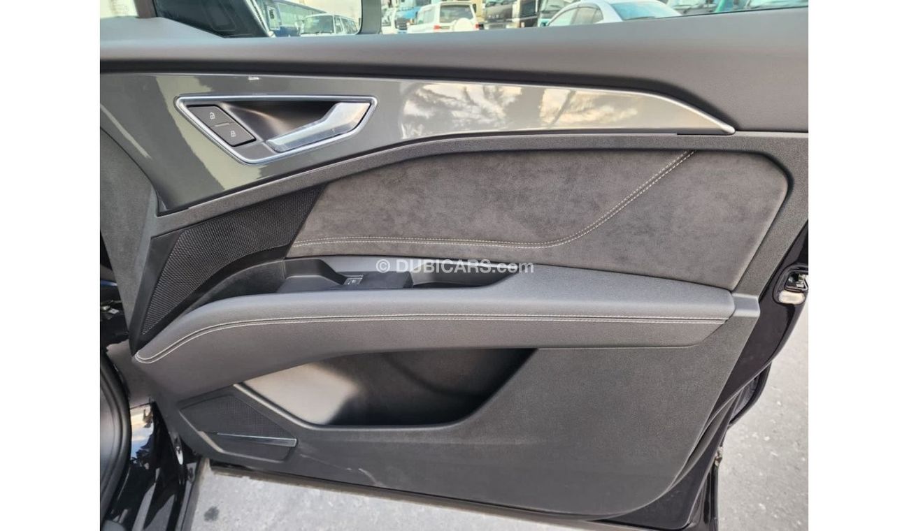 Audi Q5 Audi Q5 E tron full electric car SUV 6 seats 2022 AWD