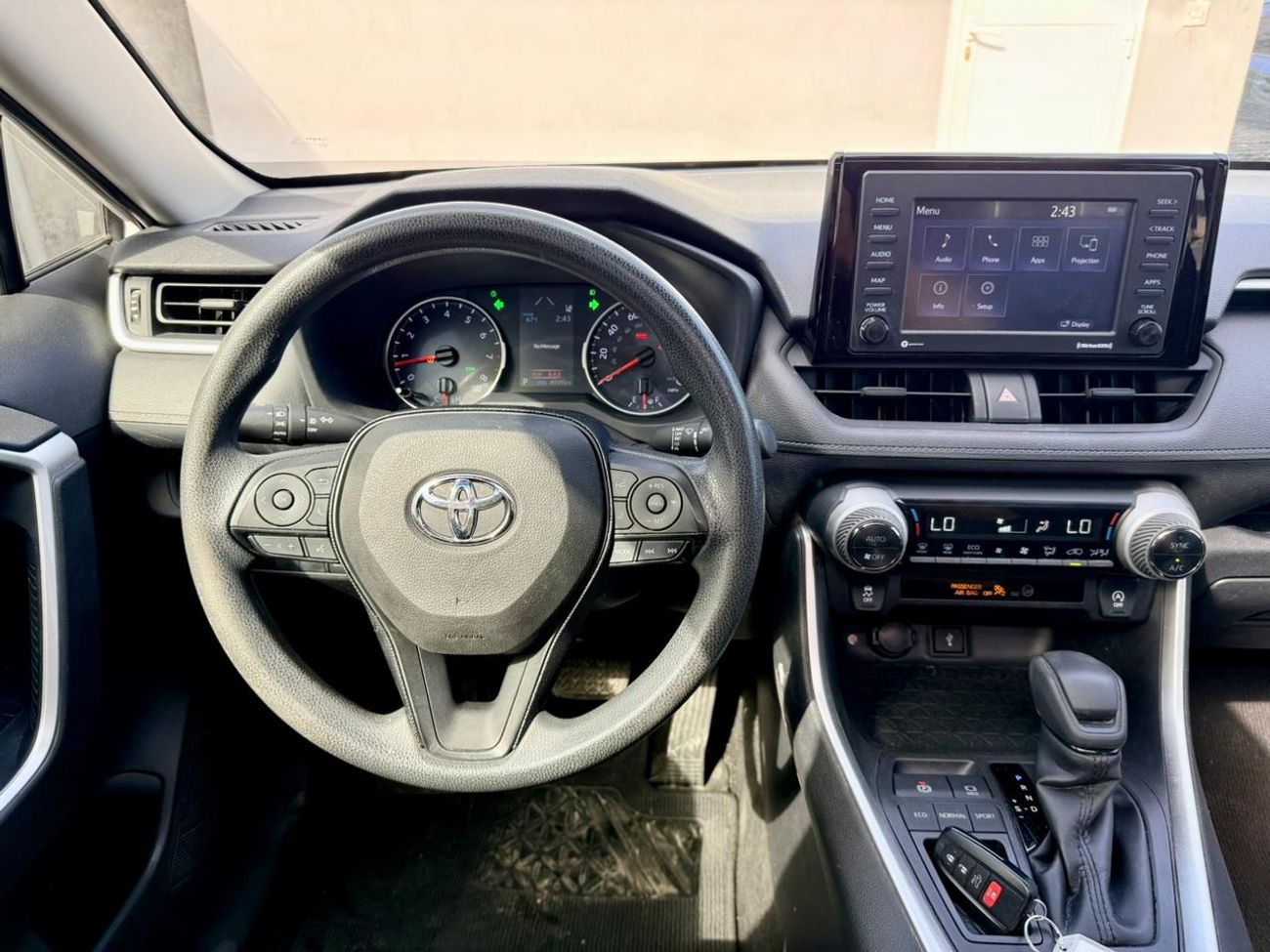 Toyota RAV4 2021 Toyota Rav4  XLE 2.5L full option + sunroof + Push start + alloy rim + Radar + keyless Entry  e