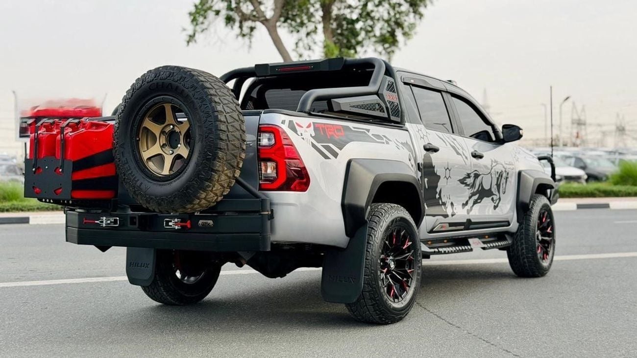 تويوتا هيلوكس 2022| 2.8L DIESEL ENGINE | AT | RHD | HEAVY BULL BAR WITH FOCUSED LED LIGHTS | DUAL BULL BAR ANTENNA