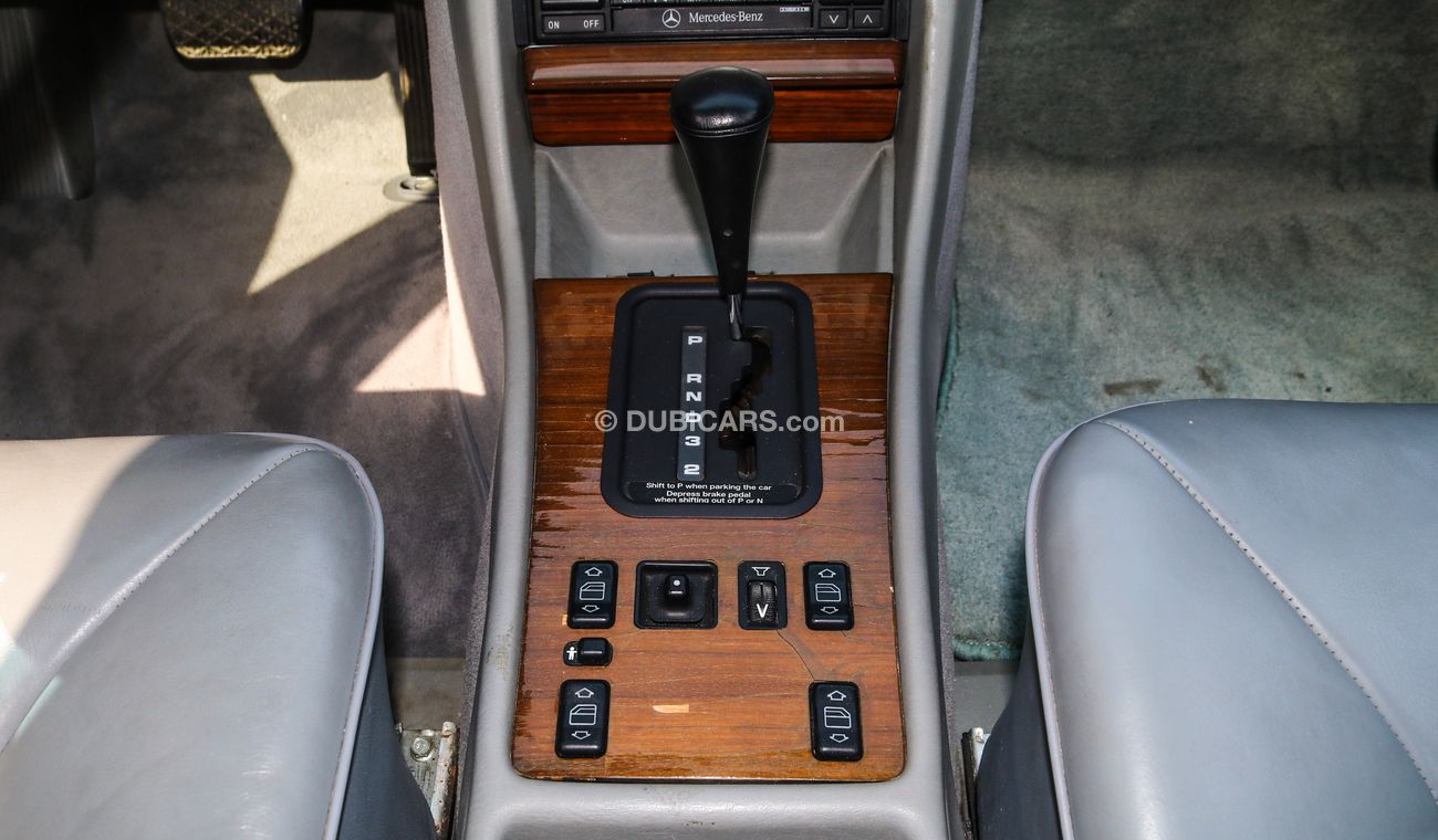 مرسيدس بنز 300 SLE