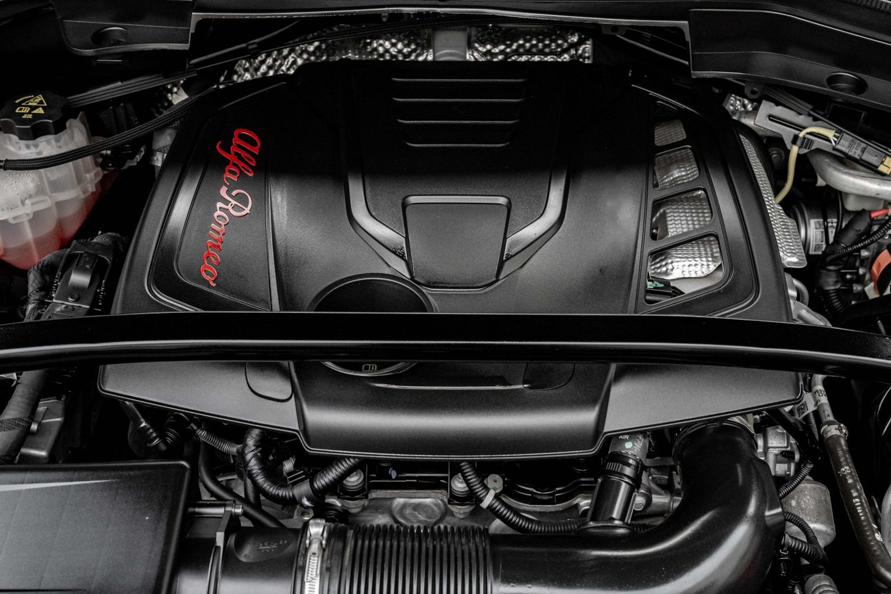 ألفا روميو ستيلفيو Q4 VELOCE | 3,232 P.M | 0% Downpayment | VELOCE Q4 ALFA WARRANTY! | AMAZING CONDITION! | Ramadan Off