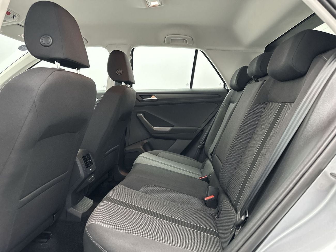 Volkswagen T-ROC T-Roc Life with Camera 1.4L| The Ultimate Connected Urban SUV | Smart Park Assist