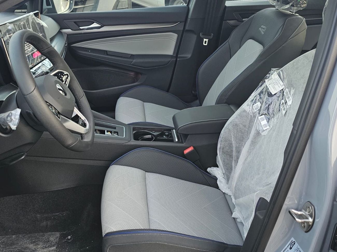 فولكس واجن جولف Golf8 R Line 2025