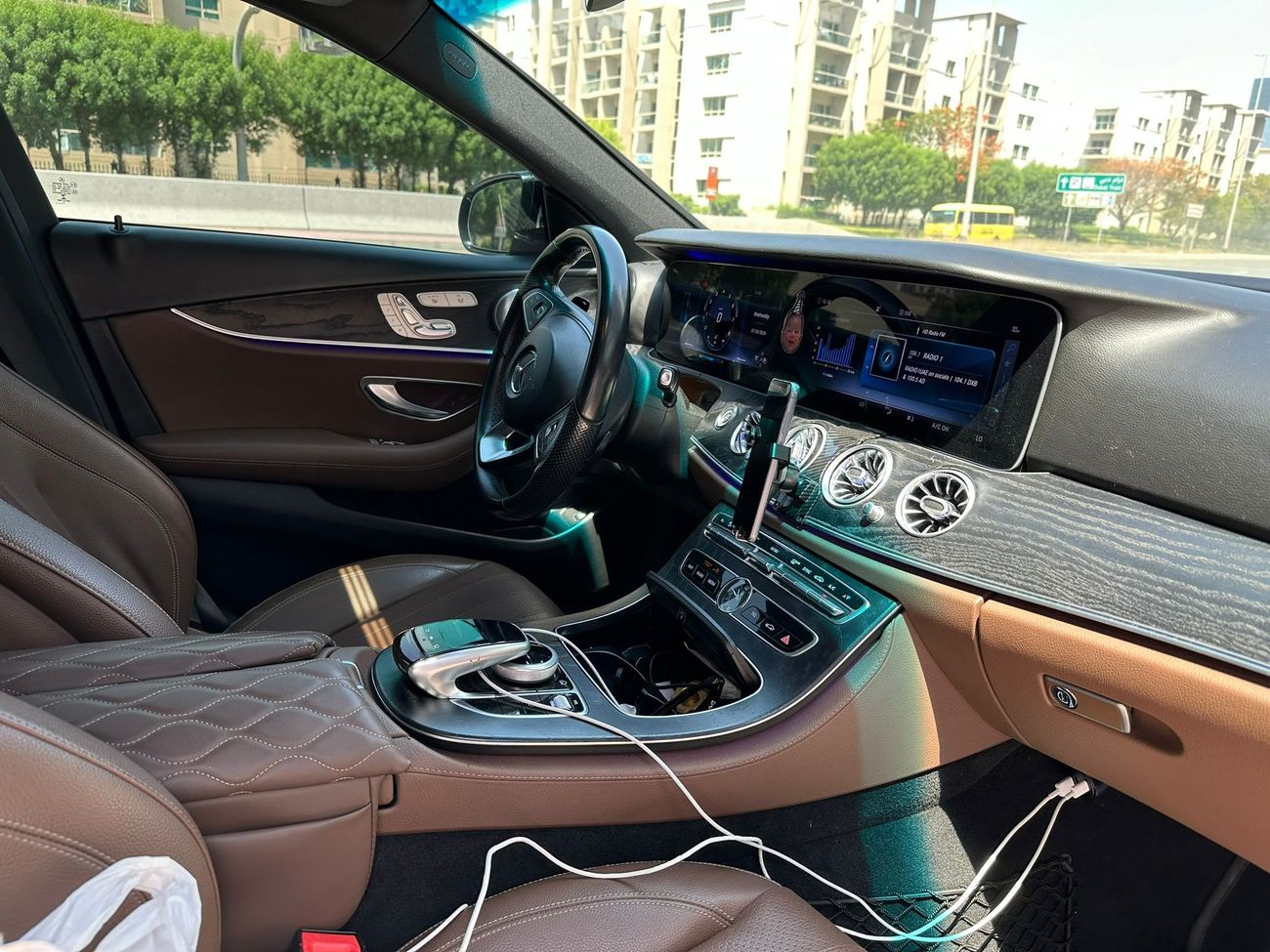 Mercedes-Benz E300 Premium + 2.0L