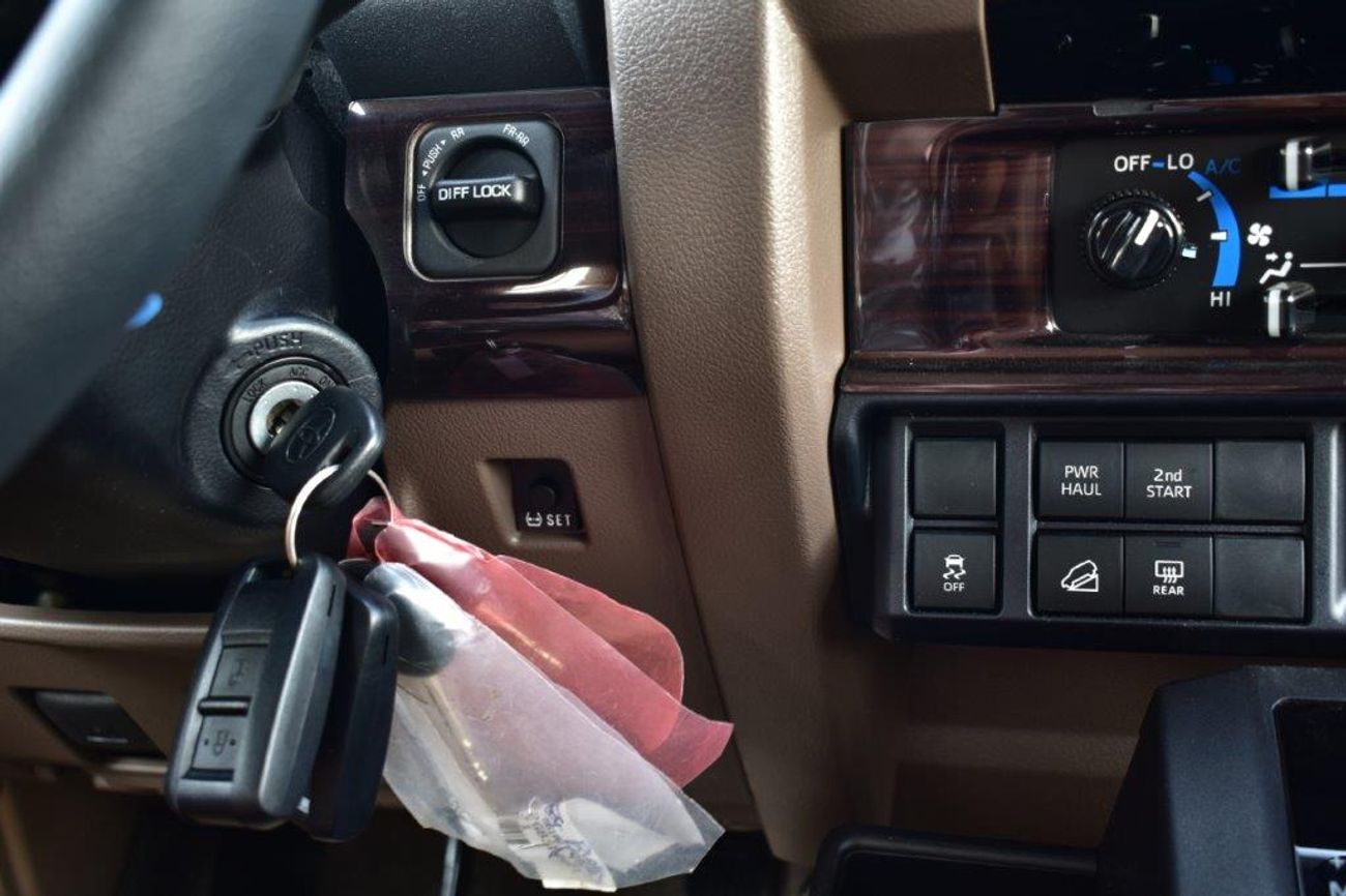 Toyota Land Cruiser 70 SDLX 2.8L DIESEL 4WD 5-SEATER AUTOMATIC TRANSMISSION