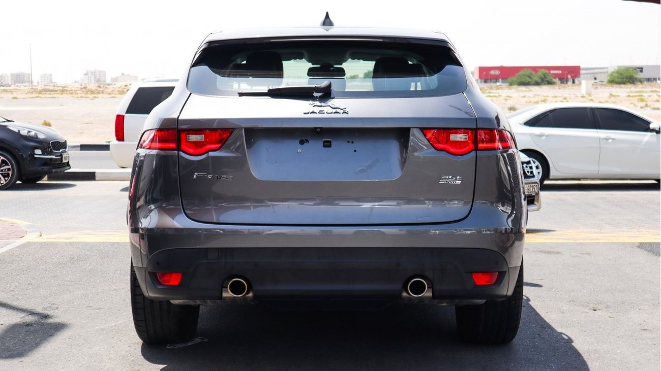 جاكوار F بيس