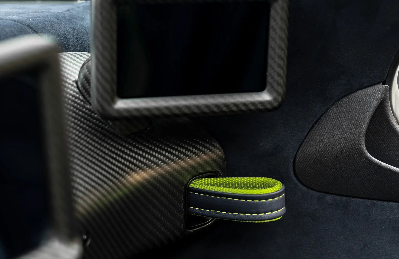 أستون مارتن فالكيري 6.5L V-12 Naturally Aspirated V12  Engine + eMotor